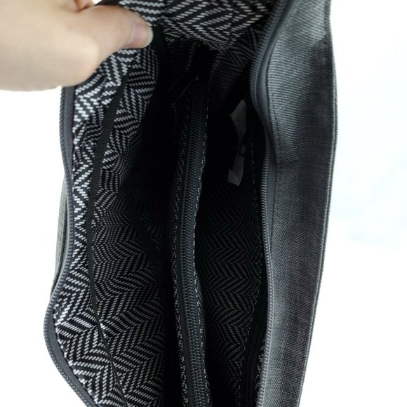 Ogio Promo Carolinas Golf Association Brooklyn Gray Crossbody Padded Tablet Bag - Picture 4 of 8